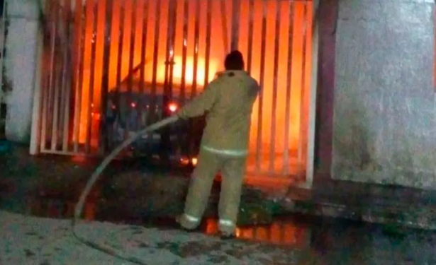 Muere joven tras voraz incendio en vivienda de Chetumal