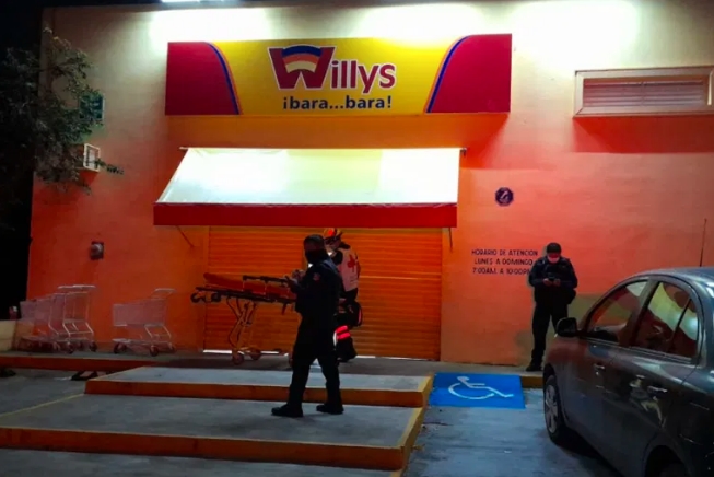 Sujetos armados atracan Súper Willy’s en Paseos del Mar; se llevan dinero y mercancía