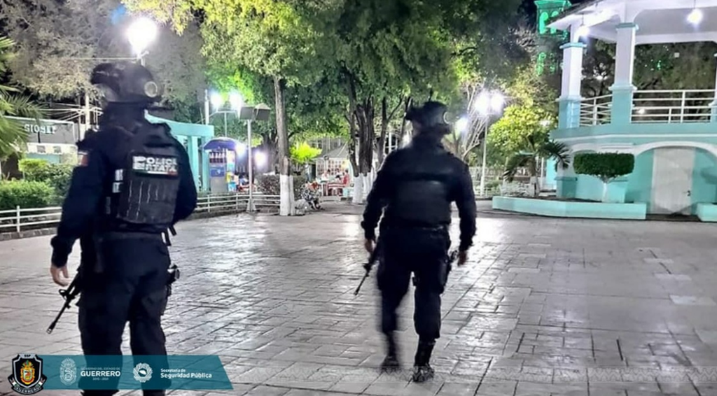 Policías que atacaron a joven en Acapulco, a disposición de la FGE