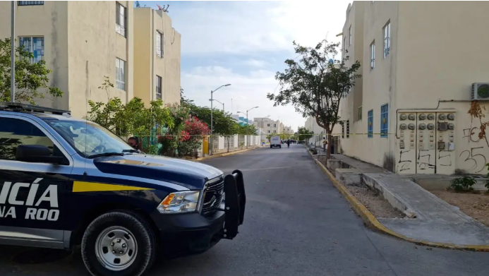 En Cancún dejan cadáver descuartizado frente a primaria en la Región 251 (VIDEO)