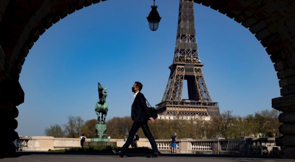 Macron ordena cerrar las escuelas tres semanas en Francia por el avance de la pandemia