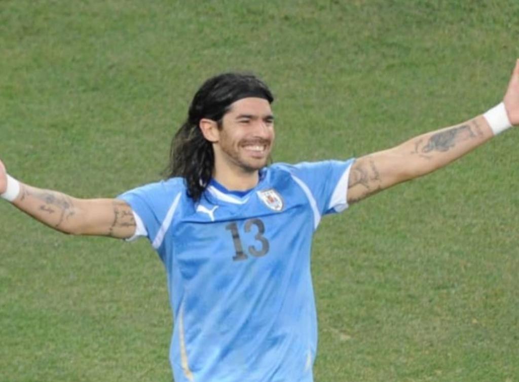 Se retira del futbol el ‘Loco’ Abreu, el jugador que integró más clubes en el mundo