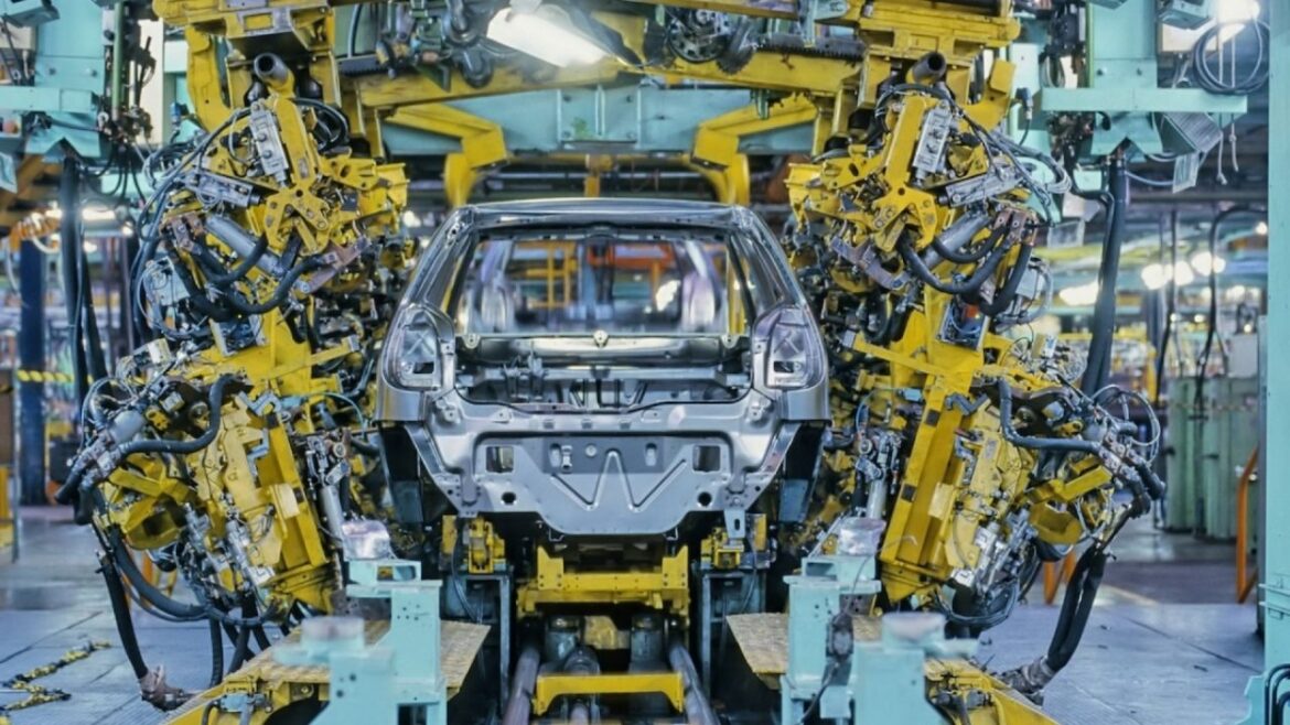 La producción de autos nuevos en México caerá 5% en 2021 por falta de chips