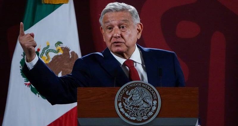 AMLO presume que economía de México es más grande a la de España y sin deuda