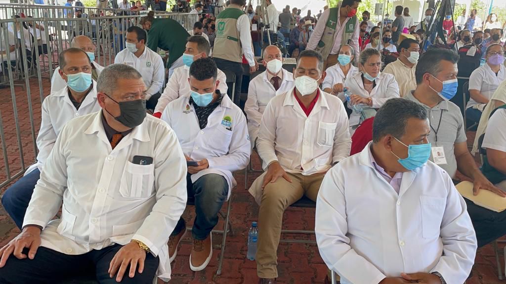 Primeros médicos cubanos llegan a México; 60 comenzarán a trabajar en Nayarit a partir del lunes