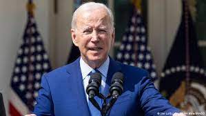 Joe Biden afirma que trabaja con México para frenar flujo de migrantes hacia EU