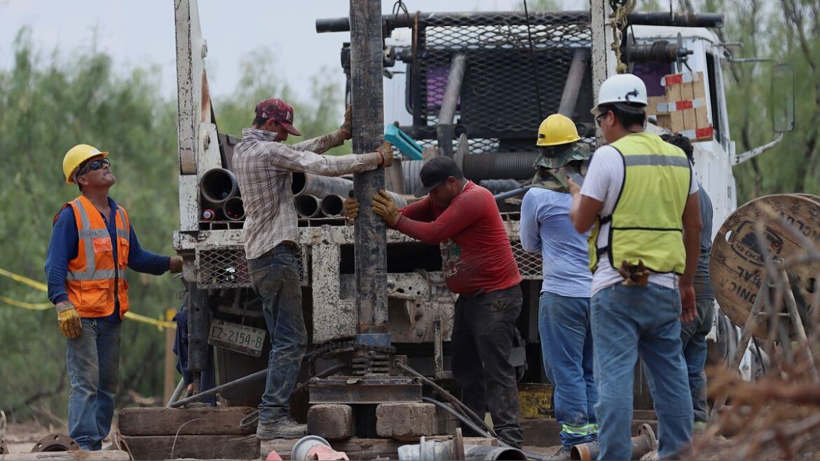 México analiza pedir ayuda internacional para rescatar a 10 mineros atrapados