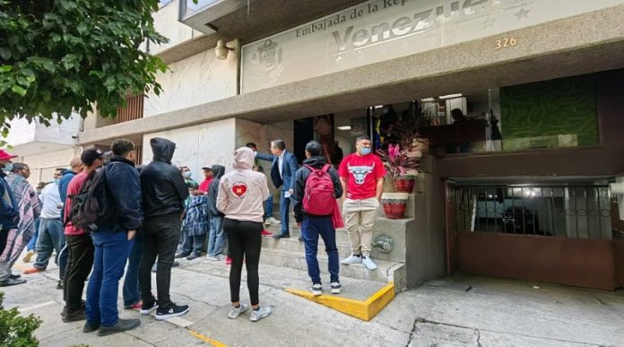 Criollos en México son atendidos por la Embajada venezolana