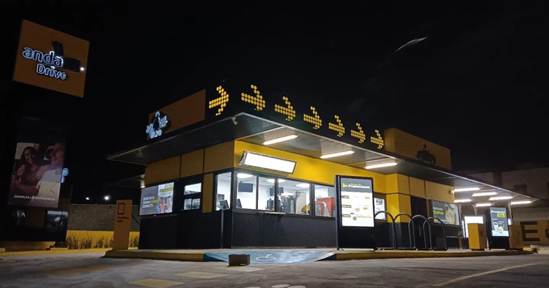 Oxxo abre su primera cafetería Andatti