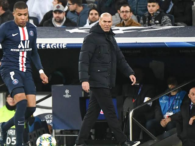 Mbappé sale en defensa de Zidane