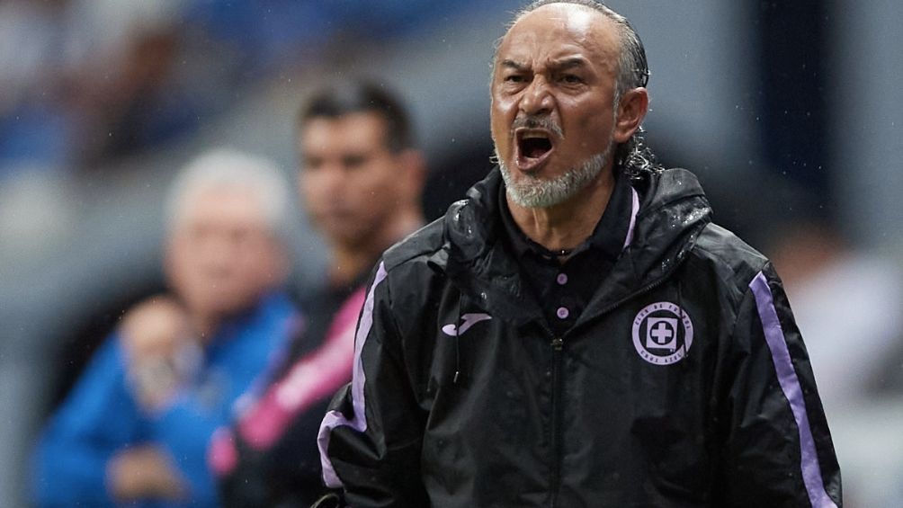 Raúl Gutiérrez deja de ser entrenador del Cruz Azul