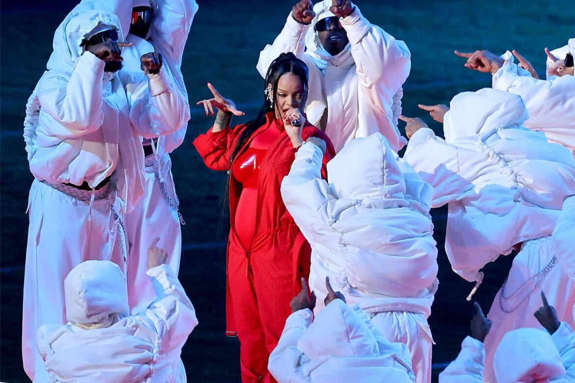 Reproducciones de Rihanna aumentaron 640% en Spotyfi tras el Super Bowl