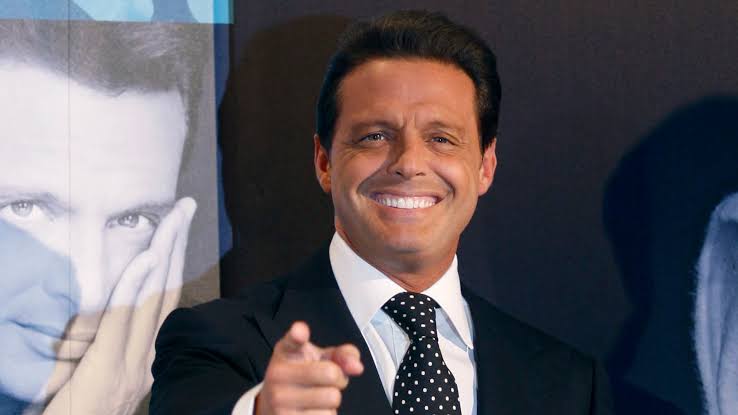 Filtran posibles fechas de la nueva gira de Luis Miguel