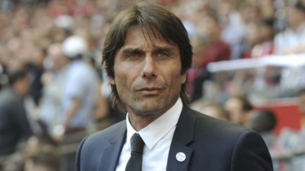 Antonio Conte dejó de ser entrenador del Tottenham