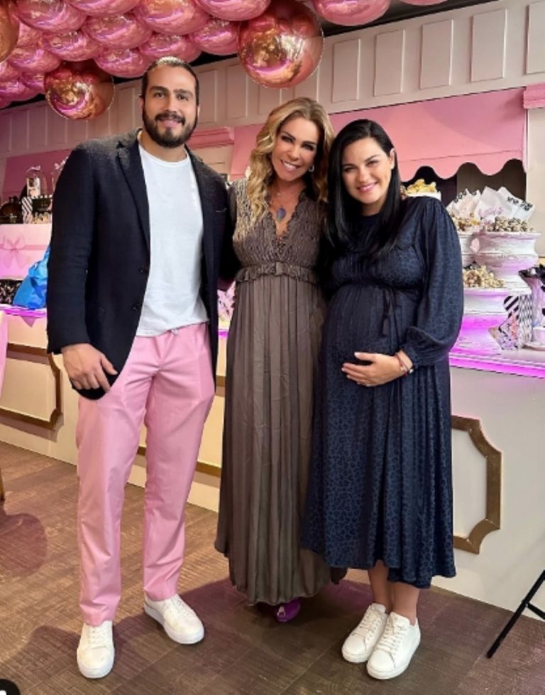 Filtran fotos del baby shower de Maite Perroni