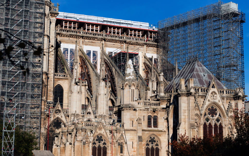 Rápido avance de reconstrucción de catedral de Notre Dame