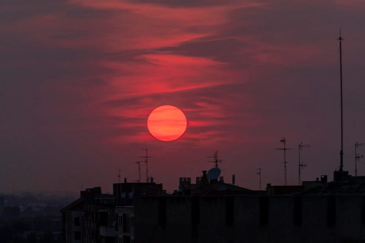 ¡Alerta roja! El experto de la OMM revela la impactante verdad: las noches calurosas son más peligrosas para tu salud que los días