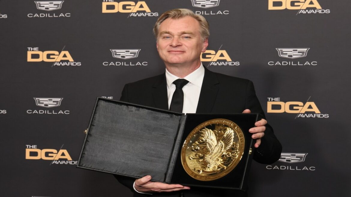 Nolan se alza con premio del Sindicato de Directores en EU por “Oppenheimer”