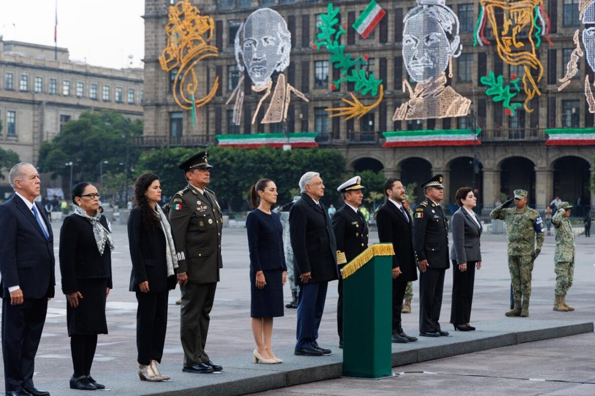 López Obrador encabeza ceremonia en memoria de víctimas de sismos (Video)