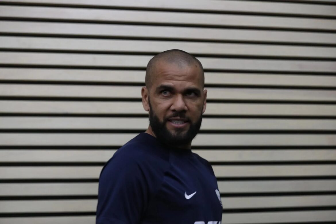 Pumas de la UNAM demanda a Dani Alves