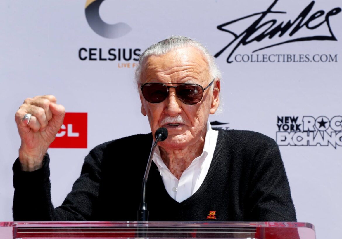 Documental revela los últimos años de Stan Lee entre abusos y explotación