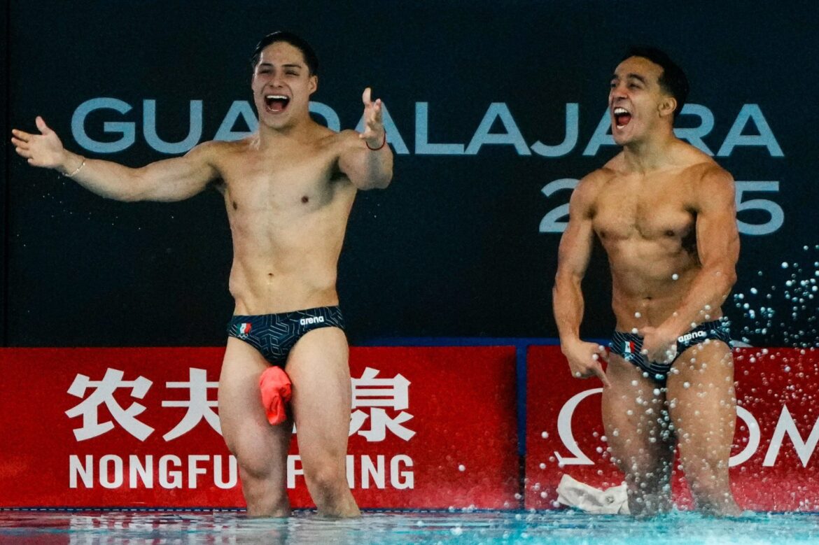 Osmar Olvera y Juan Celaya conquistan la Copa del Mundo de Clavados en Guadalajara y vencen a China