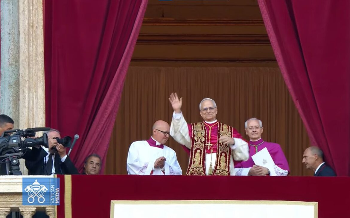 Histórico giro en el Vaticano: Robert Prevost es elegido Papa León XIV