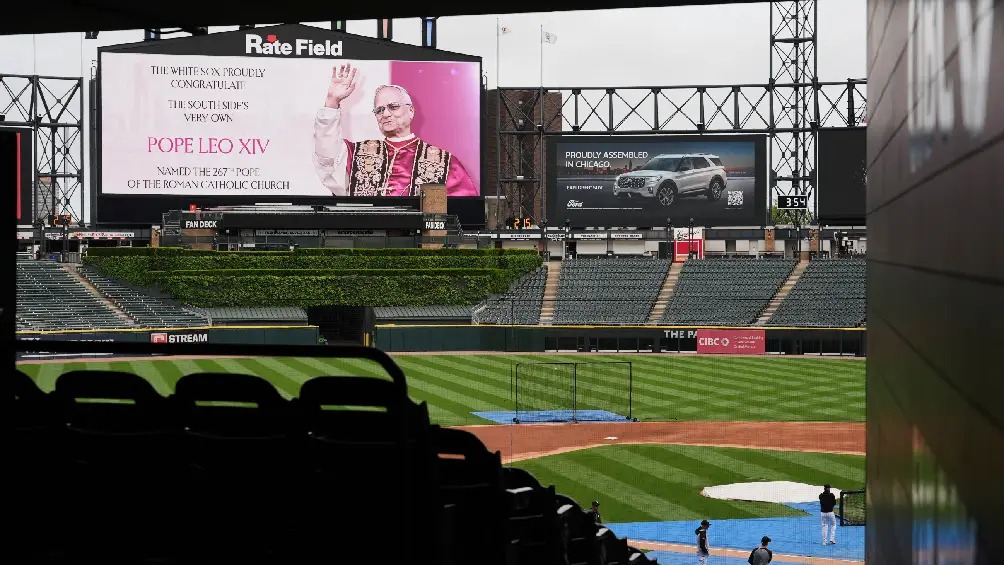¡Un lugar santo! White Sox honran al Papa León XIV en el asiento que ocupó en la Serie Mundial 2005