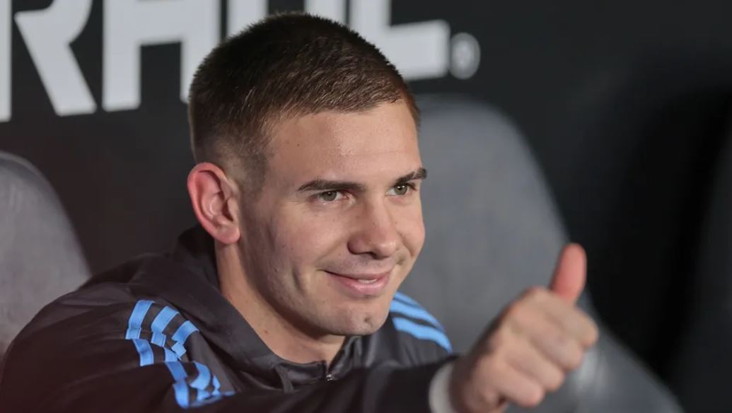 Franco Mastantuono, la nueva joya del futbol argentino, firma con el Real Madrid