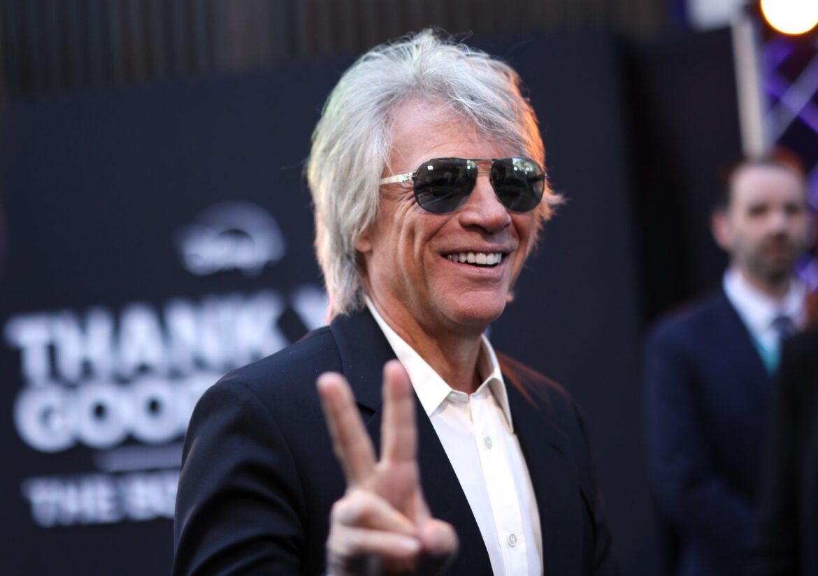Bon Jovi y Carin León sorprenden con colaboración