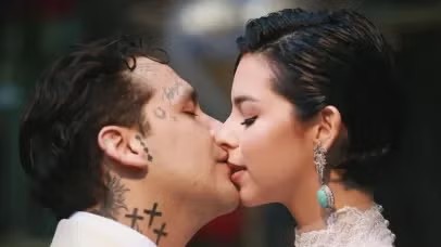 Christian Nodal genera polémica por comentario sobre su boda religiosa con Ángela Aguilar: “Lo bueno es que con la misma”