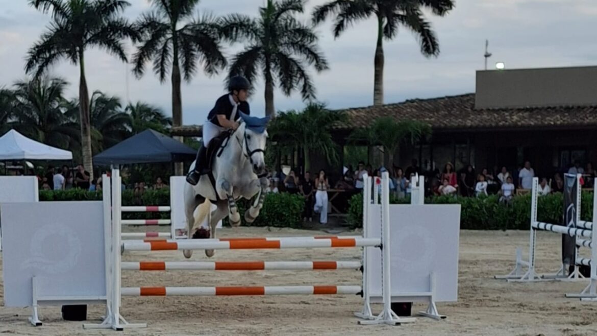 Destacan jinetes de Quintana Roo en la Gran Final del Circuito Estatal Ecuestre