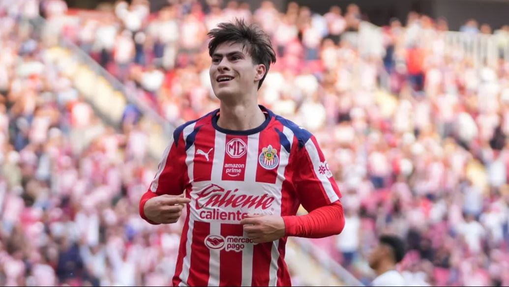 ¡Hay ‘Hormiga’ para rato! Chivas renueva y blinda a Armando González hasta el 2029