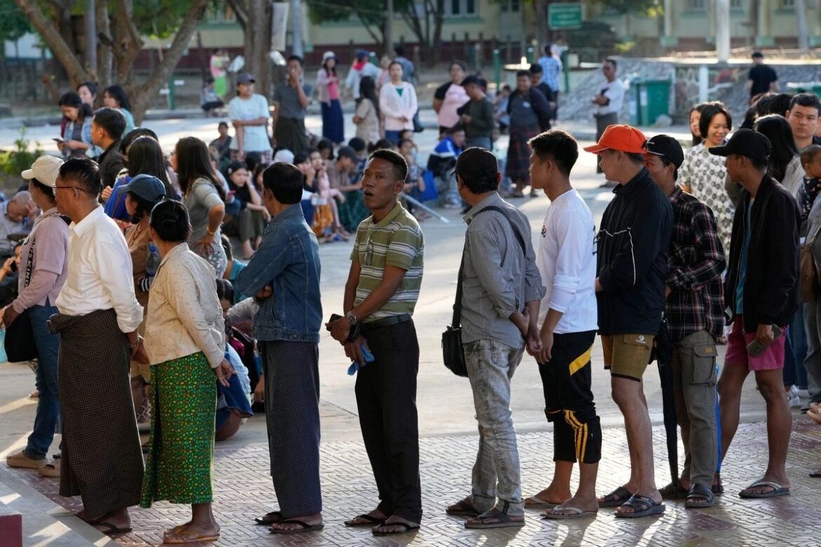 Elecciones legislativas en Myanmar avanzan bajo control militar y fuertes críticas internacionales