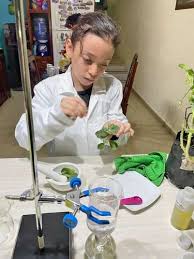 Faridy Velázquez, una estudiante de primaria que busca alternativa para curar su asma