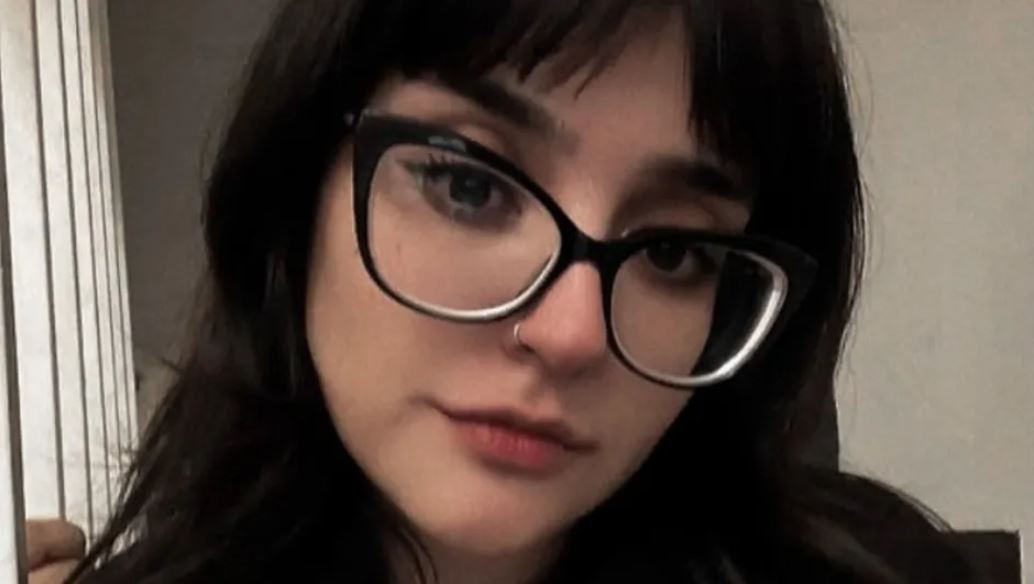 Actriz de doblaje de ‘Demon Slayer’ y ‘Miraculous’ vende audios personalizados para salvar a su perrita enferma