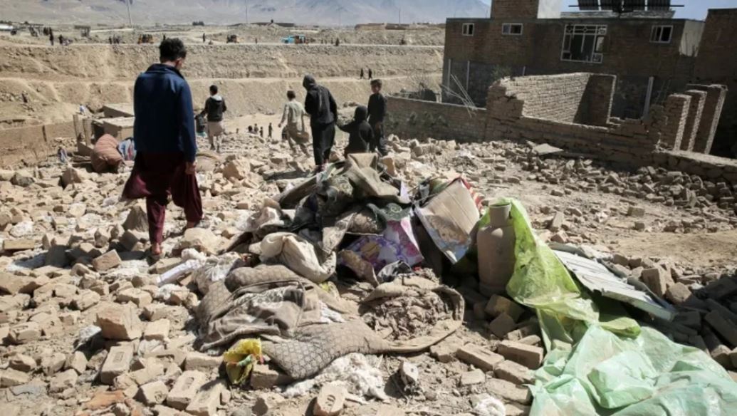 Pakistán lanza advertencia a talibanes de Afganistán tras ataque a una zona civil