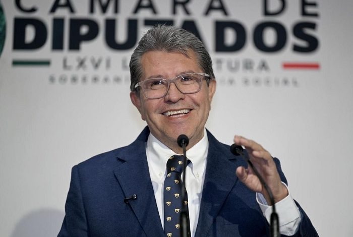 Ricardo Monreal propone prohibir publicidad sin consentimiento de usuarios