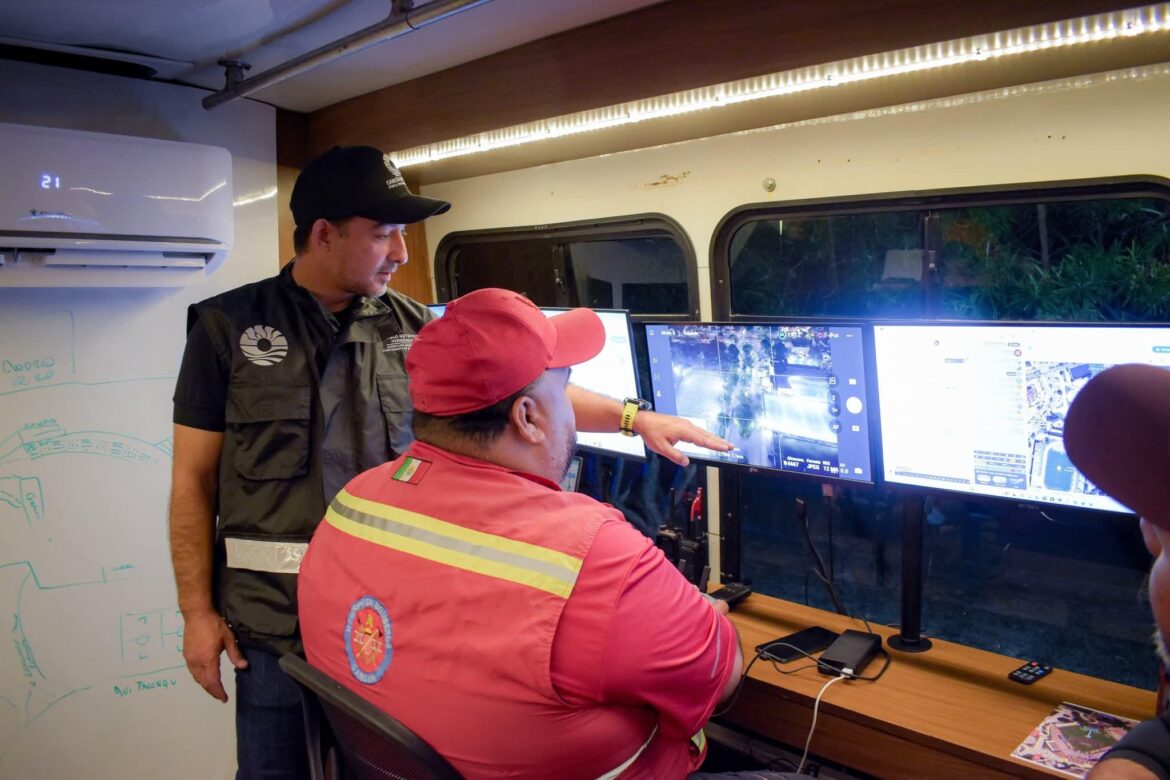 Pablo Gutiérrez reconoce 50 años de labor del Cuerpo de Bomberos de Cancún