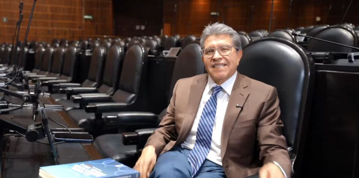 Ricardo Monreal presenta libro sobre el futuro del agua en México