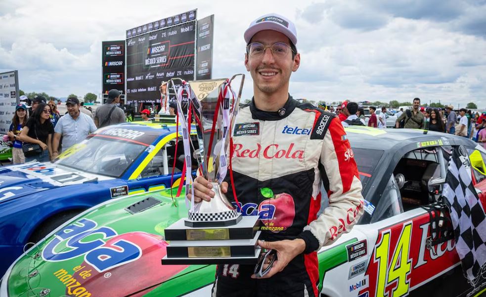 Alex de Alba gana en Aguascalientes y suma su primera victoria en NASCAR México 2026