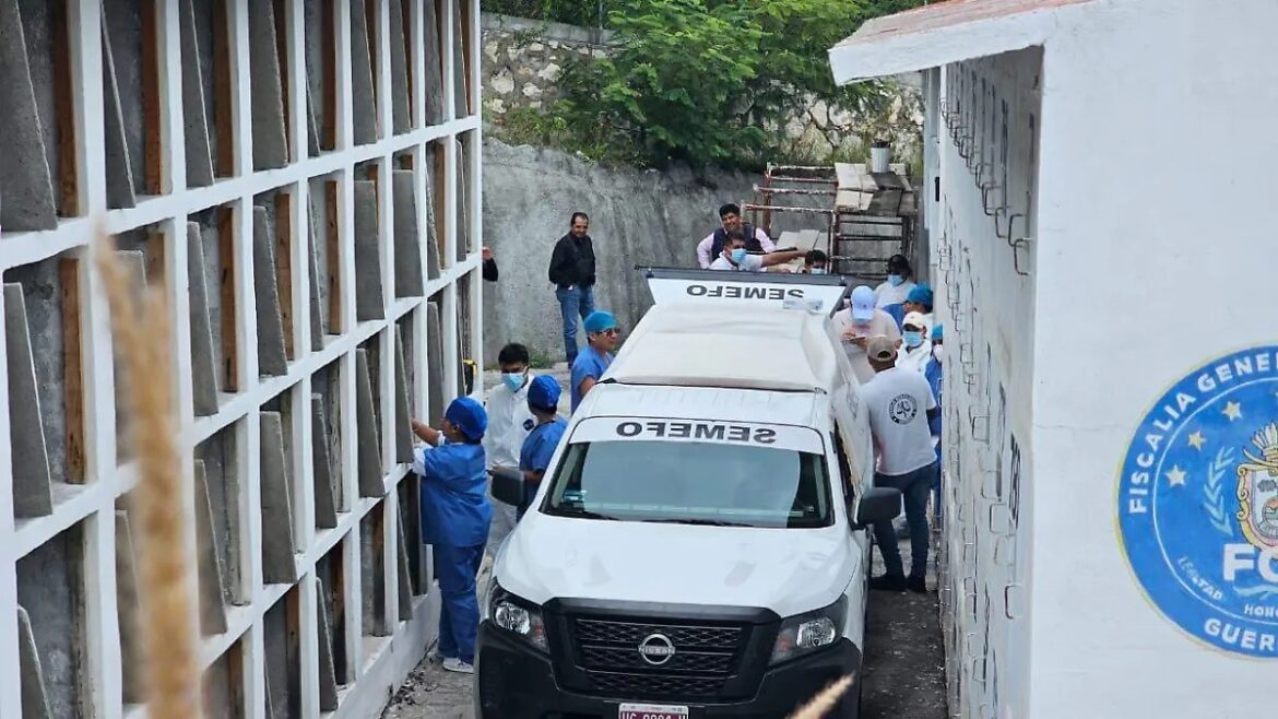 Entregan a familias 27 cuerpos identificados tras casi una década