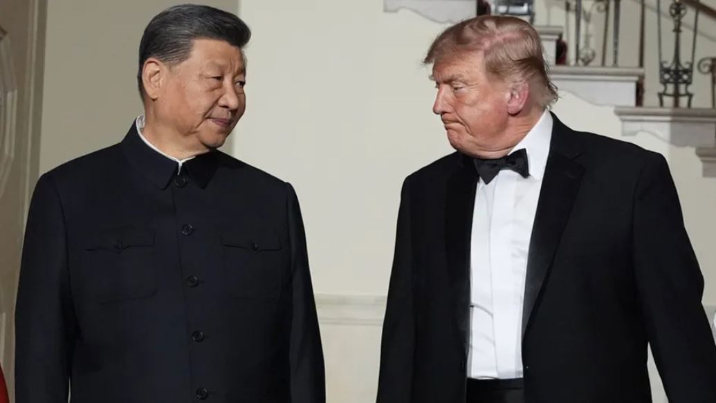 Donald Trump advierte que considerará “enemigo” a quien diga ‘Inteligencia Artificial’ en vez de ‘Superinteligencia’