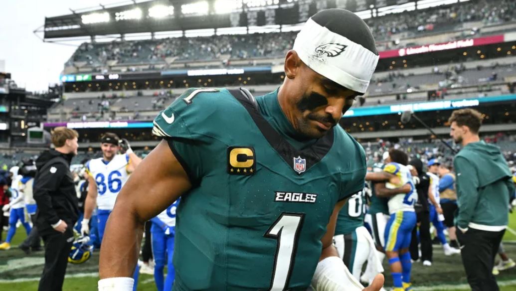 Eagles pierden a Jalen Hurts por un coágulo de sangre