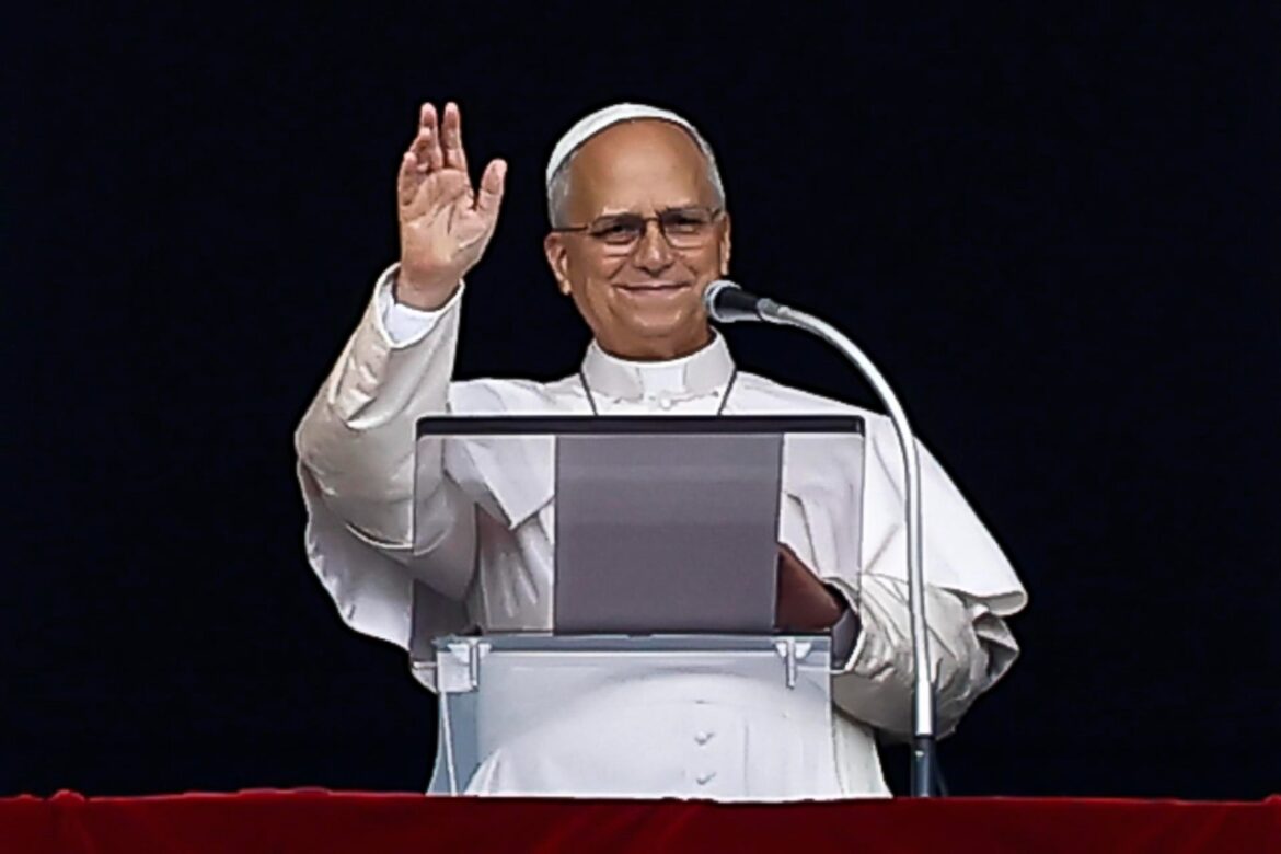 Papa León XIV sigue su recuperación en el Vaticano y presidirá el miércoles la audiencia general